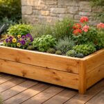 découvrez nos créations artisanales uniques : des jardinières en bois élégantes pour sublimer et personnaliser votre espace extérieur avec charme et authenticité.