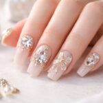 découvrez notre guide créatif des charms tendance pour décorer vos ongles avec style et originalité. astuces, inspirations et idées pour des ongles uniques et élégants.