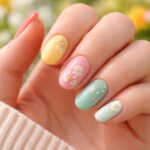 découvrez les tendances éclatantes de ce printemps pour des ongles au top : couleurs vibrantes, motifs modernes et soins essentiels pour une manucure parfaite.