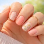 découvrez les tendances incontournables des ongles courts pour un été stylé : couleurs, motifs et soins essentiels pour une manucure parfaite et tendance.