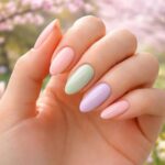 découvrez les dernières tendances de manucure printanière et sublimez vos ongles en forme amande avec des couleurs fraîches et des designs élégants.
