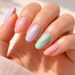 découvrez les tendances ongles été 2026 avec les couleurs et styles incontournables à adopter pour une manucure parfaite et branchée.