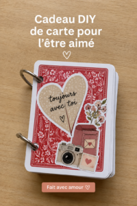 Exemple de cartes cadeaux DIY colorées et personnalisées sur une table.