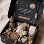 Femme profitant d'un moment de détente dans un coin paisible de sa maison